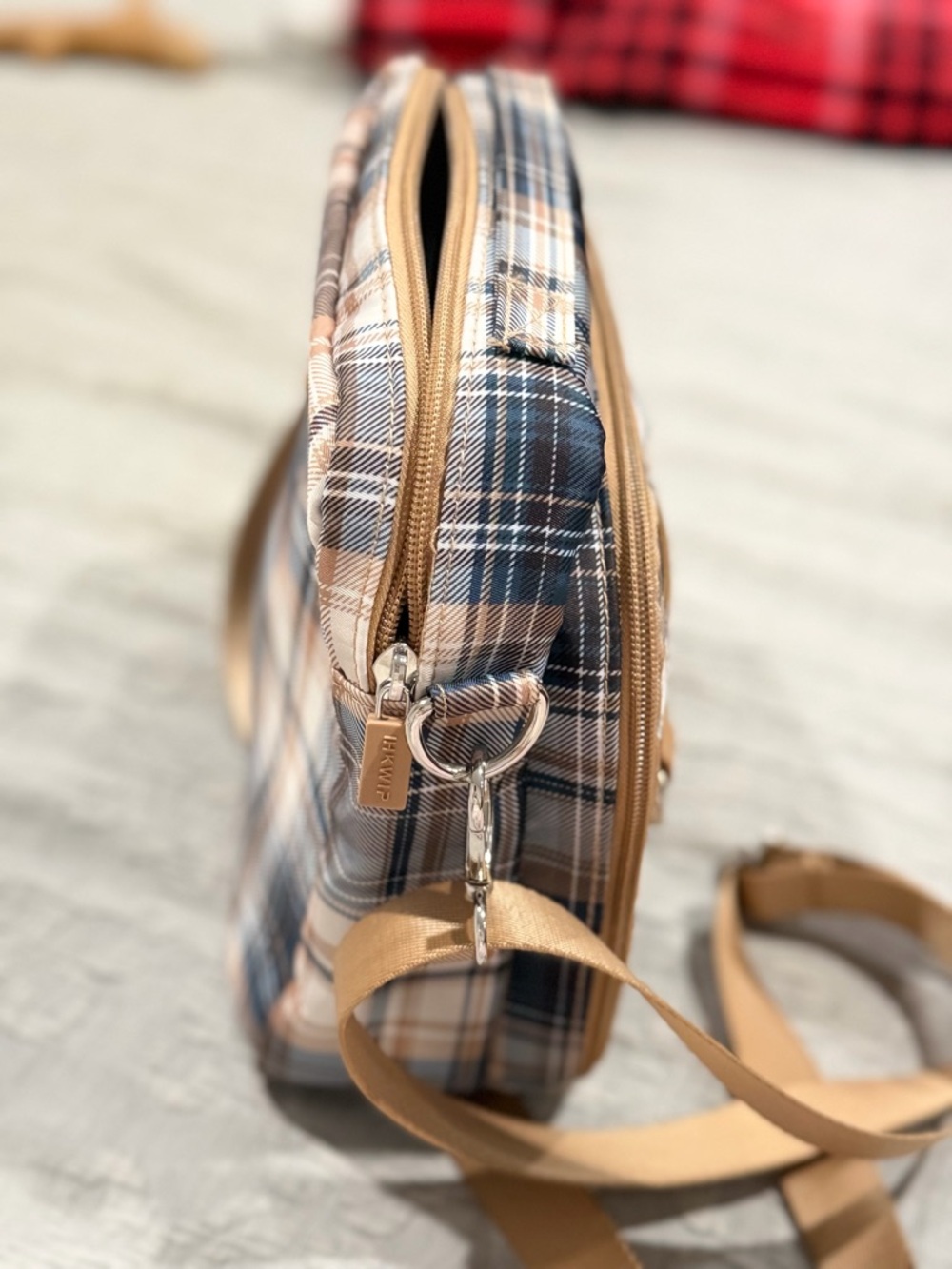 New IHKWIP The Everyday Explorer Crossbody Bag - Picture 3 of 9